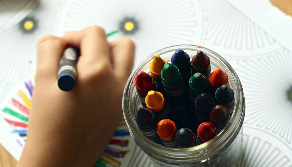 La colorazione come strumento terapeutico in contesti educativi